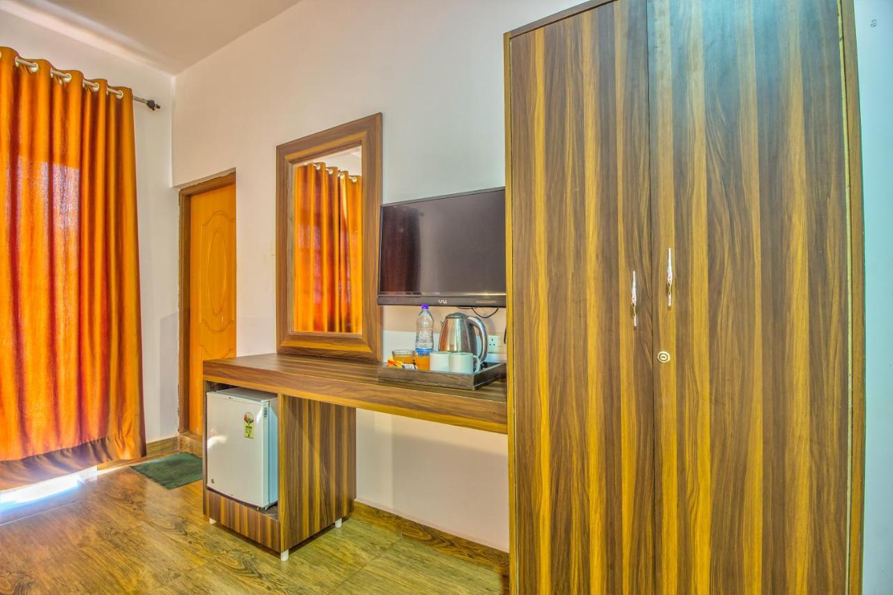 Beach Doorz  Hotel Baga Buitenkant foto